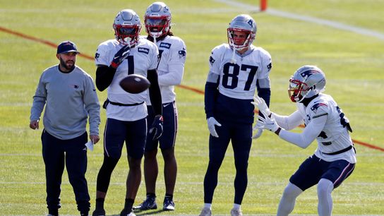 Bills Week 16 Rolling Notebook: Bourne back, Wise out for Patriots; Dawkins back, Lotulelei out for Bills taken at BSJ Headquarters (Patriots)